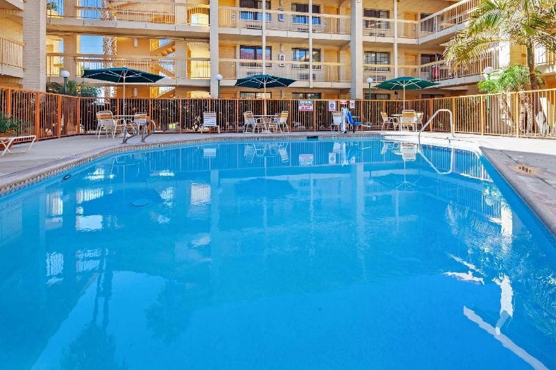 هتل La Quinta Inn By Wyndham Ventura