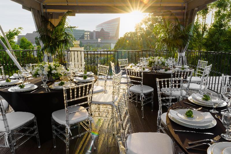 هتل Le Parc At Melrose