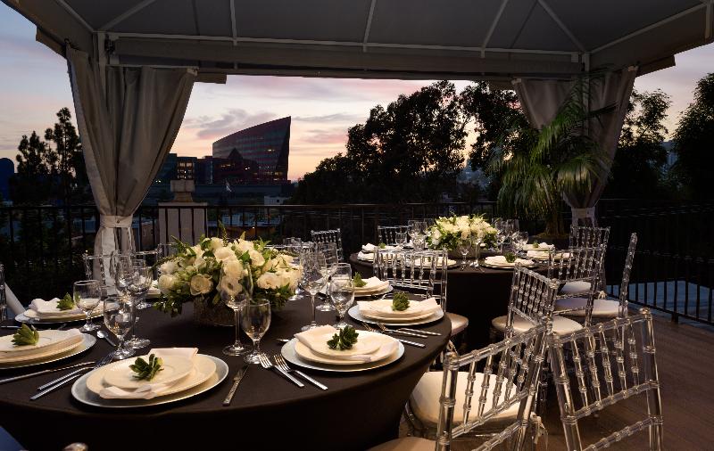 هتل Le Parc At Melrose