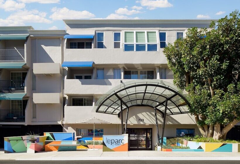 هتل Le Parc At Melrose