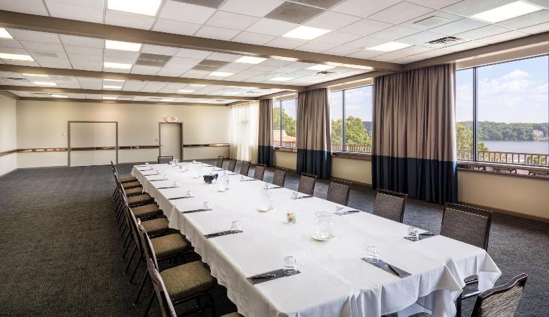 בית מלון כפרי Lodge Of Four Seasons Golf Resort, Marina & Spa