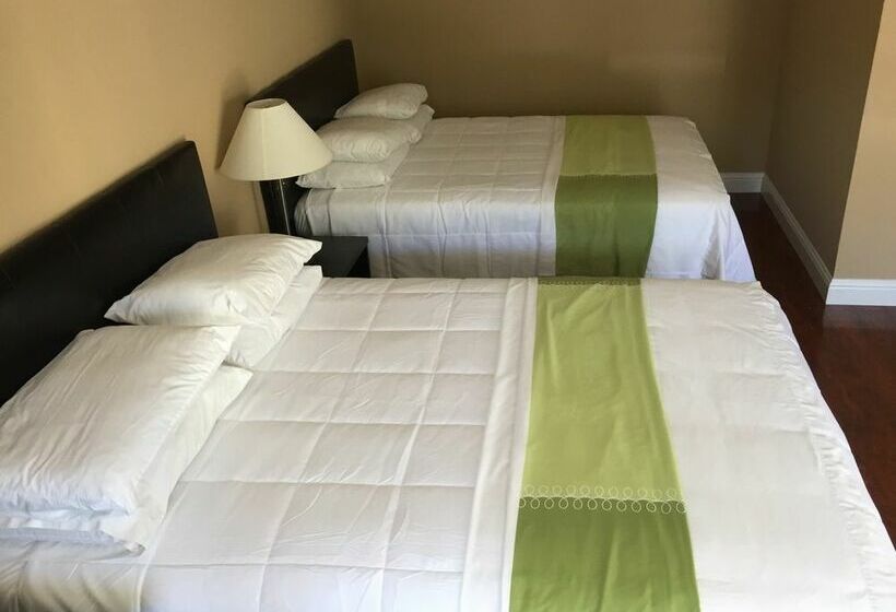 هتل Mariani's Inn