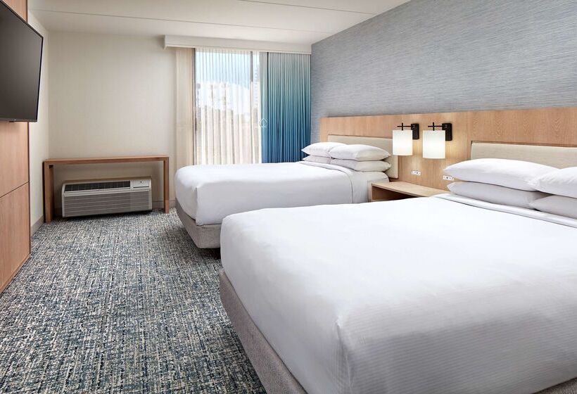 בית מלון כפרי Mdr Marina del Rey, a Doubletree by Hilton