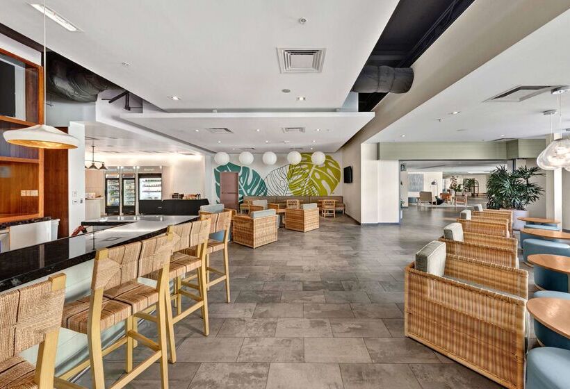 בית מלון כפרי Mdr Marina del Rey, a Doubletree by Hilton