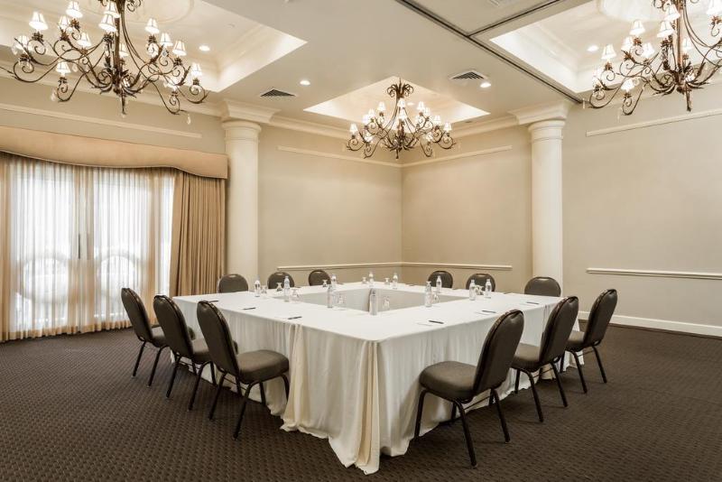Отель Montecito Inn