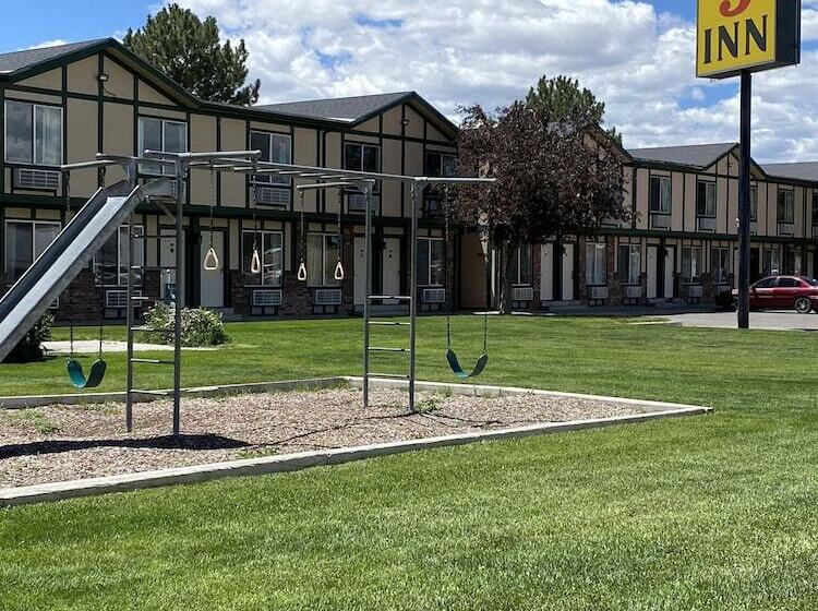 ホテル National 9 Inn Price