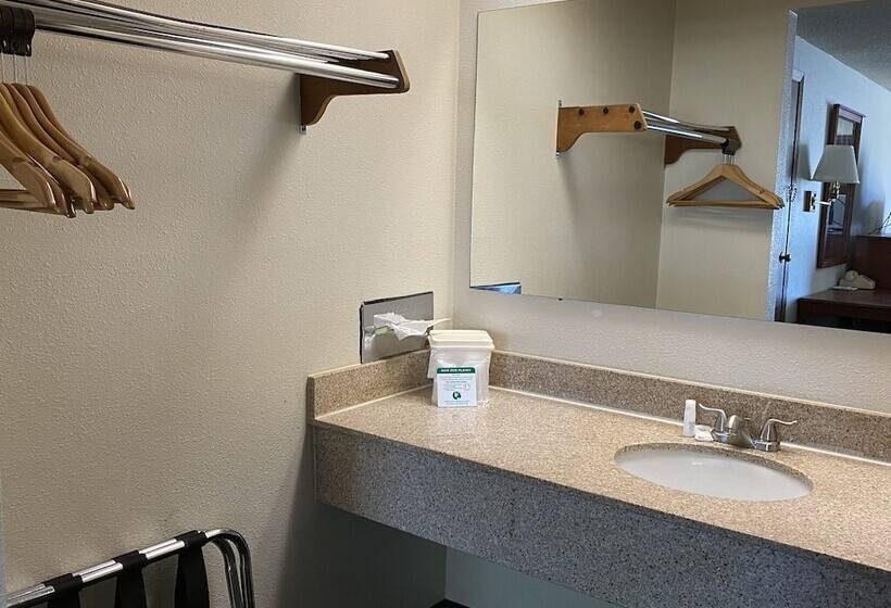 ホテル National 9 Inn Price