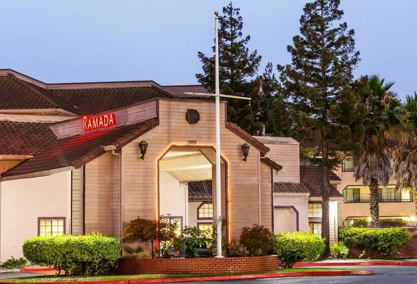 Hotel Country Inn & Suites By Radisson, Vallejo Napa Valley, Ca