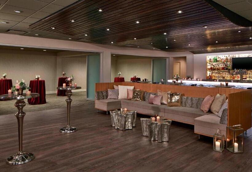 هتل Rochester Airport Marriott