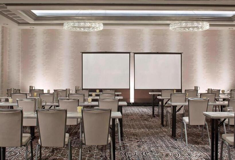 هتل Rochester Airport Marriott