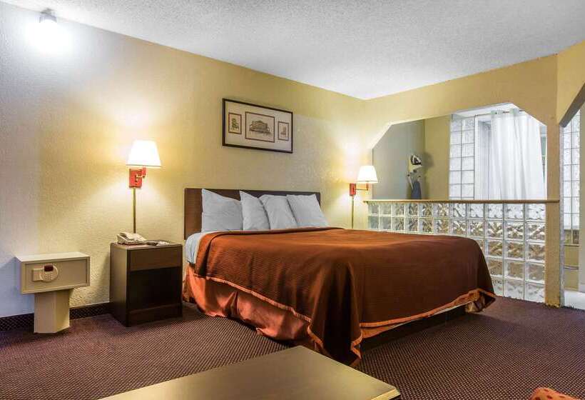 هتل Rodeway Inn & Suites