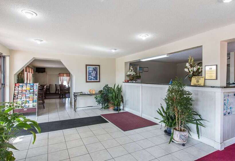 هتل Rodeway Inn & Suites
