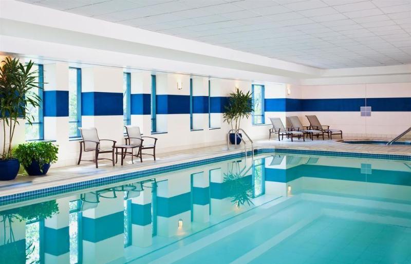 هتل Sheraton Suites Old Town Alexandria