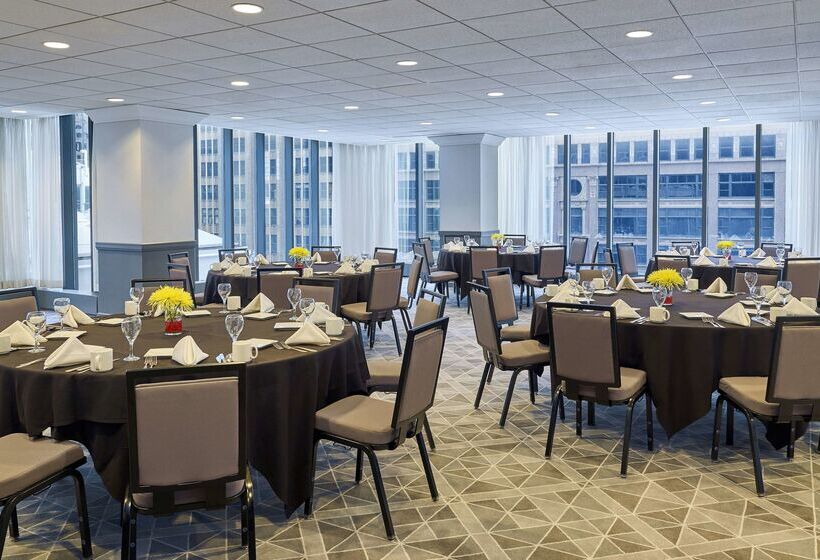 The Marquette Hotel, Curio Collection By Hilton