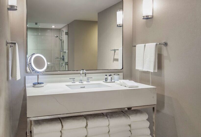 The Marquette Hotel, Curio Collection By Hilton