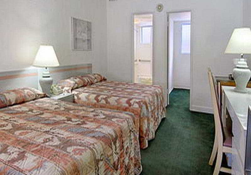 호텔 Travelodge Monaco N Miami & Sunny Isles Beach