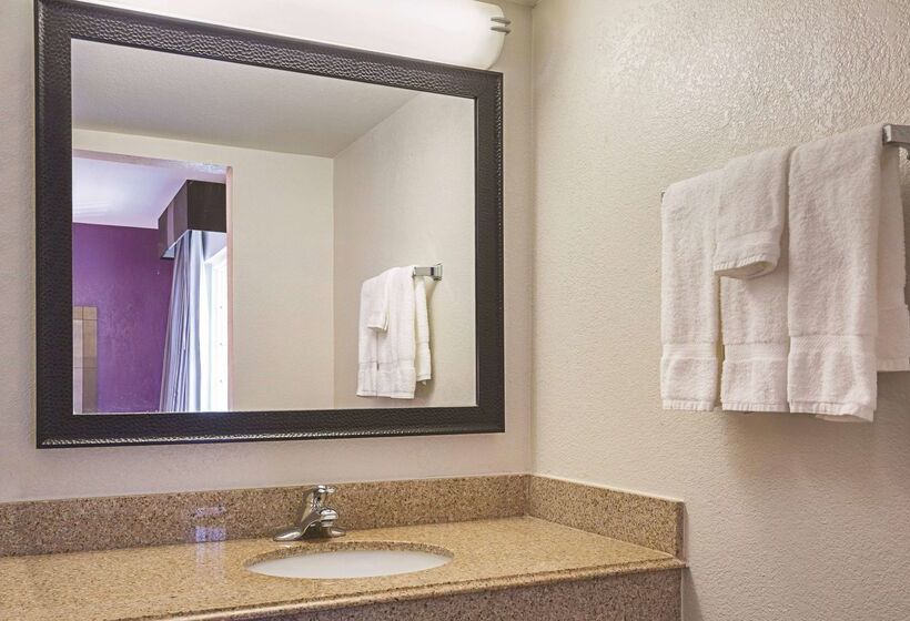 בית מלון כפרי Wingate By Wyndham Galveston East Beach