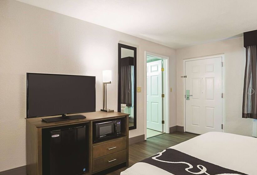 בית מלון כפרי Wingate By Wyndham Galveston East Beach