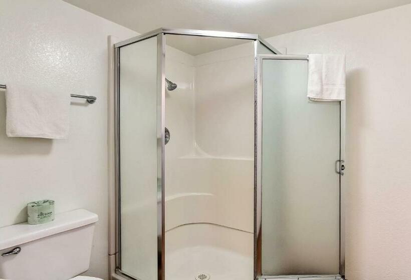 Motel 6salinas, Ca  South  Monterey Area