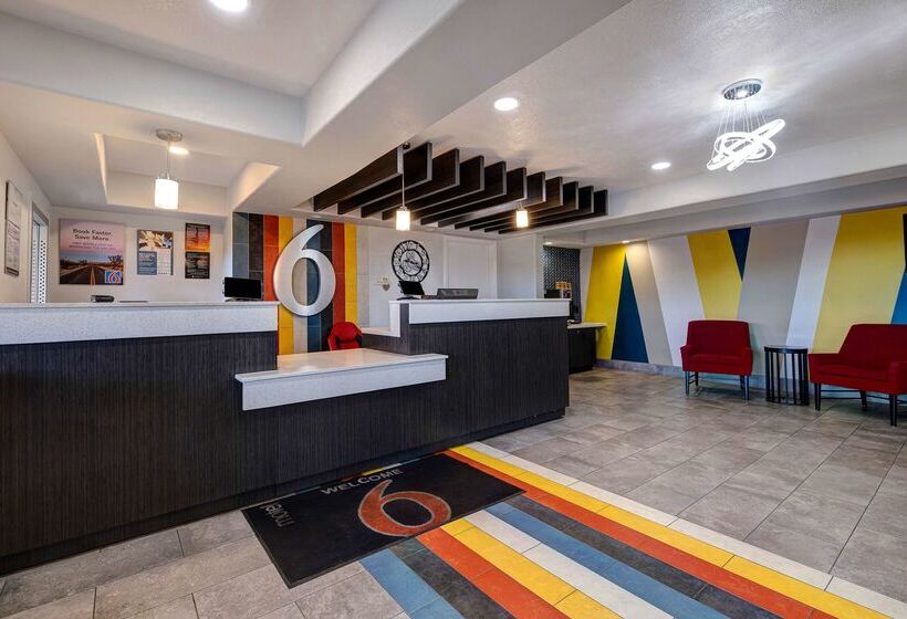 Motel 6buttonwillow, Ca Central