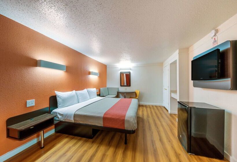 Motel 6dallas, Tx  Farmers Branch