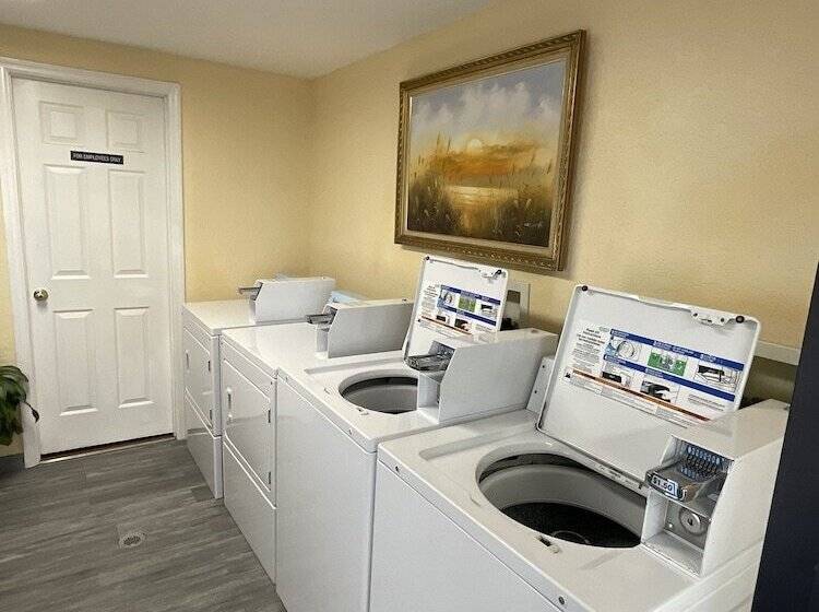 فندق على الطريق Knights Inn Punta Gorda