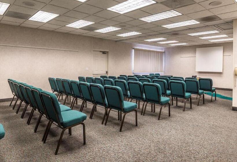 מוטל Laurel Inn & Conference Center