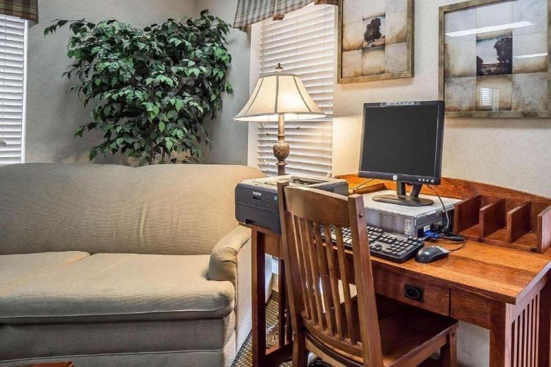 בית מלון כפרי America S Best Value Inn Sandpoint