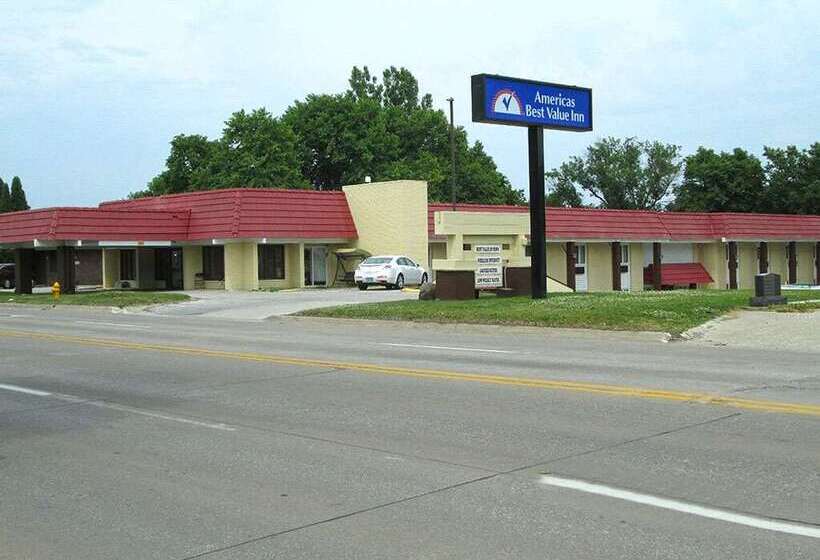 בית מלון כפרי Americas Inn
