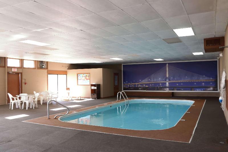 בית מלון כפרי Baymont By Wyndham Perrysburg Toledo