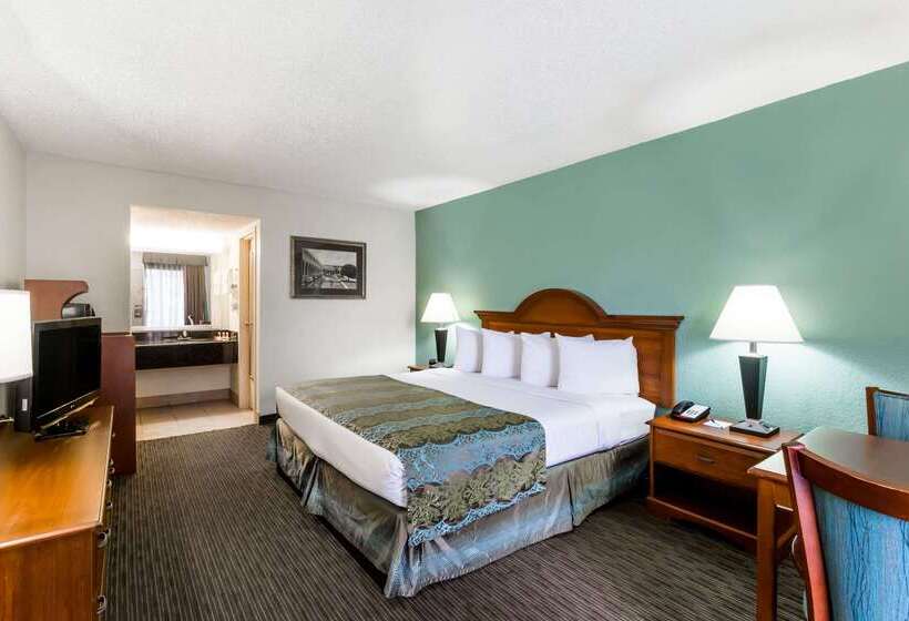 בית מלון כפרי Baymont By Wyndham Sarasota