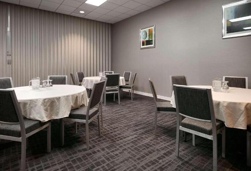 فندق Best Western Cascadia Inn