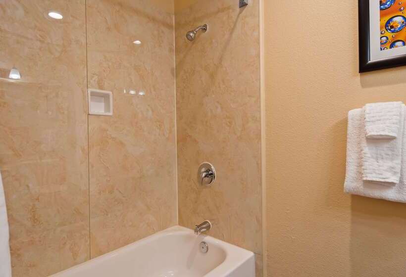 בית מלון כפרי Best Western Plus Heritage Inn