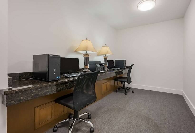 هتل Best Western University Inn