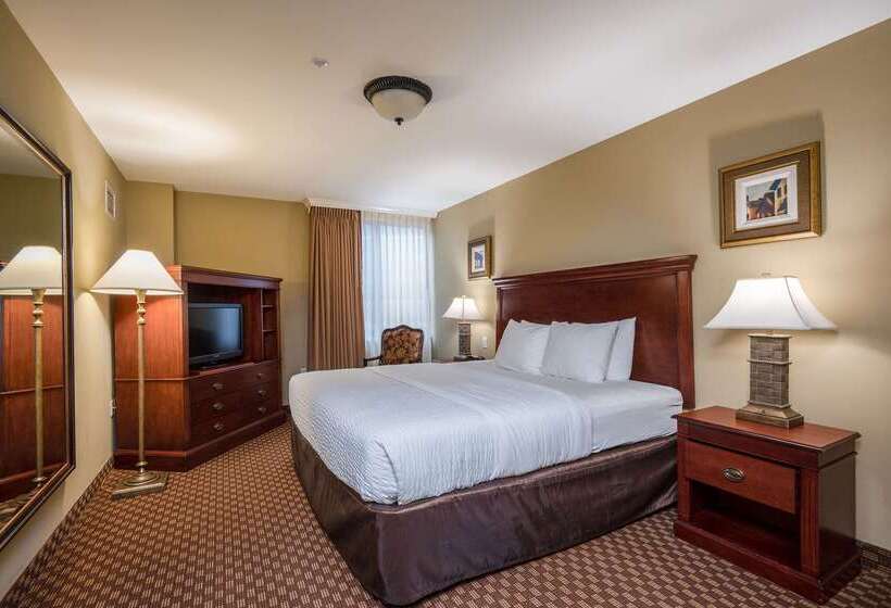 Clarion Collection Hotel Arlington Court Suites