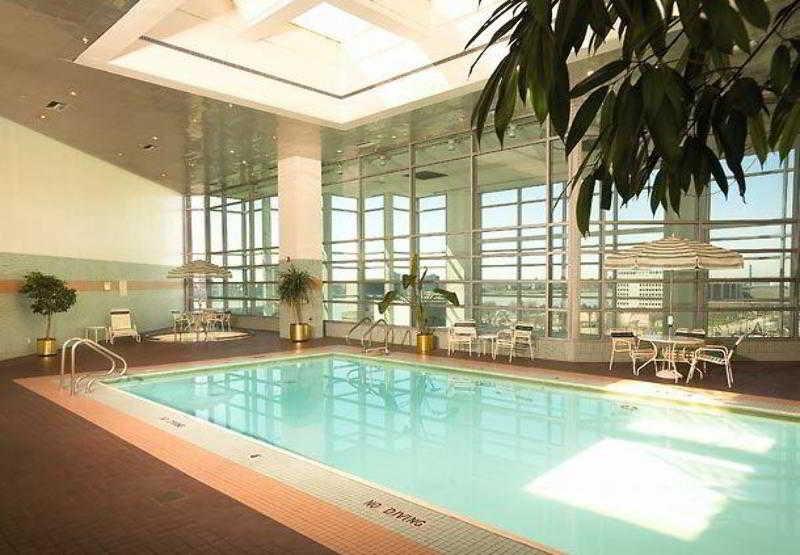 هتل Courtyard By Marriott Detroit Downtown