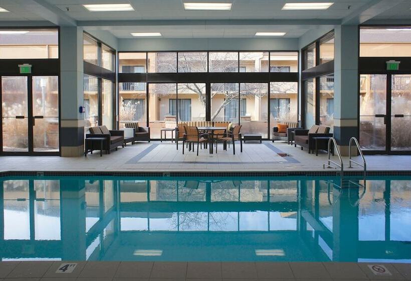 هتل Courtyard By Marriott Rockford