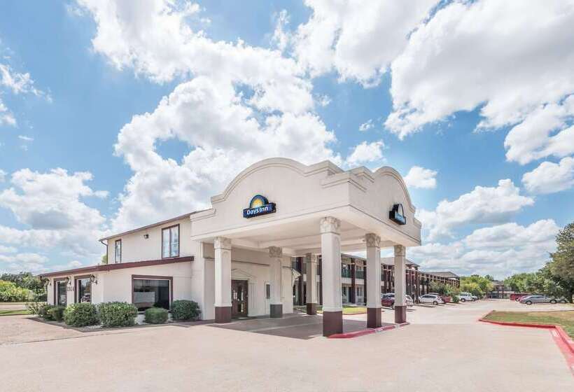 בית מלון כפרי Days Inn By Wyndham Bryan College Station