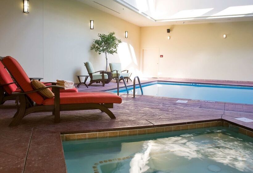 هتل Doubletree By Hilton Asheville Biltmore