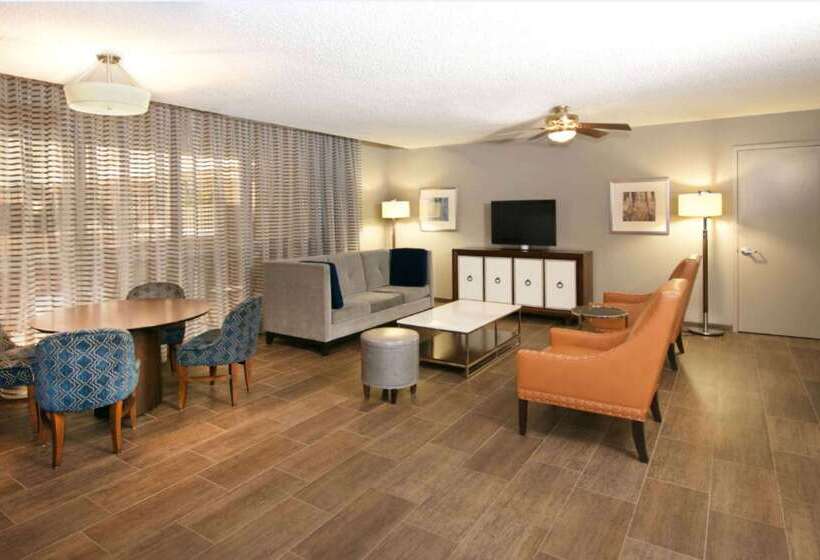 هتل Doubletree By Hilton Bloomington Minneapolis South