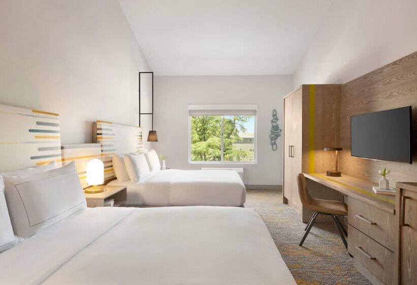 هتل Doubletree By Hilton Campbell  Pruneyard Plaza