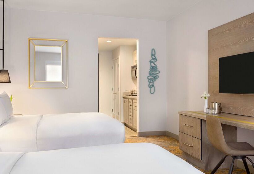 هتل Doubletree By Hilton Campbell  Pruneyard Plaza