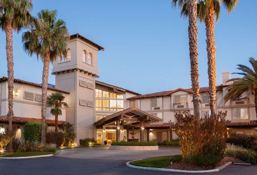 هتل Doubletree By Hilton Campbell  Pruneyard Plaza
