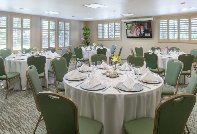هتل Doubletree By Hilton Campbell  Pruneyard Plaza