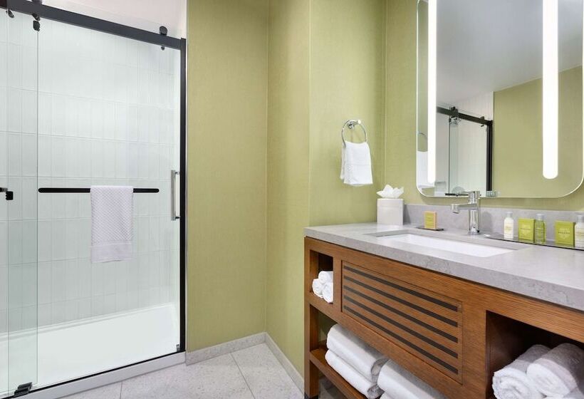 هتل Doubletree By Hilton Campbell  Pruneyard Plaza