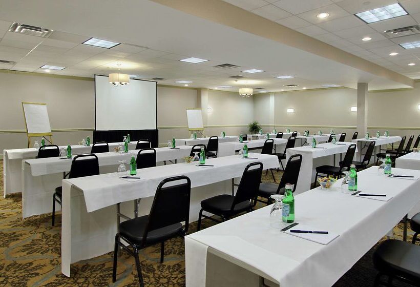 בית מלון כפרי Doubletree By Hilton  Mahwah