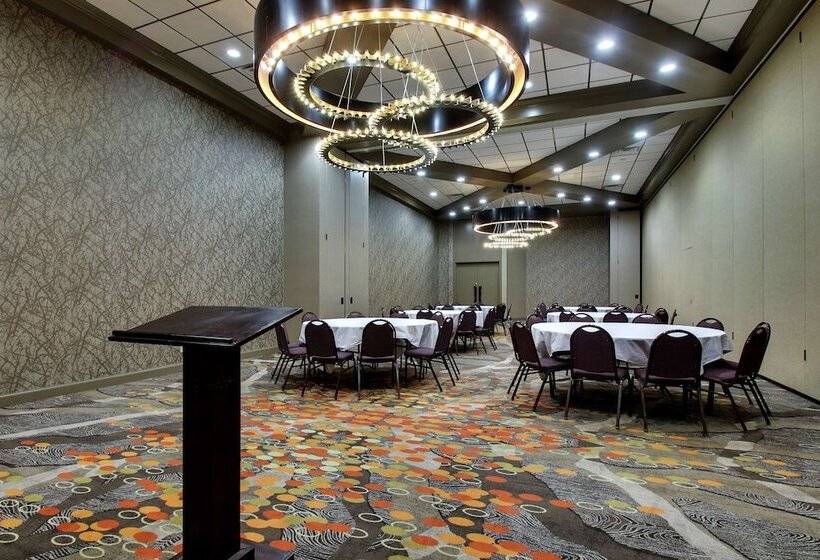 ホテル Doubletree By Hilton Mt. Vernon