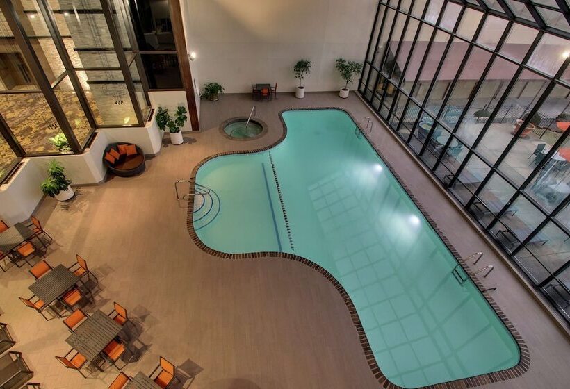 ホテル Doubletree By Hilton Mt. Vernon