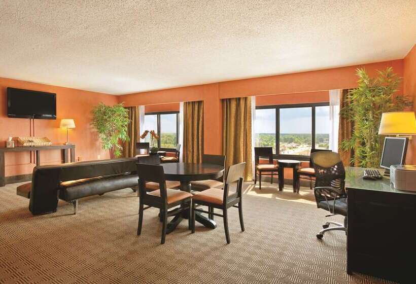هتل Doubletree By Hilton Springfield