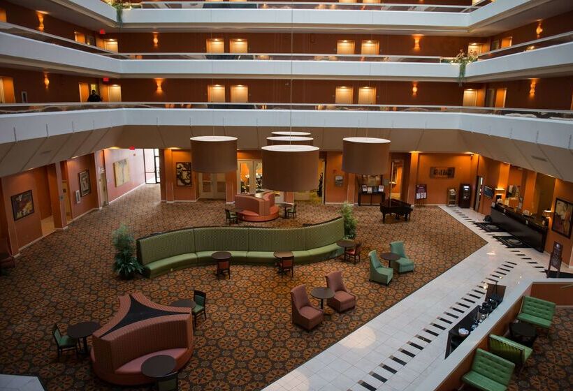 هتل Doubletree By Hilton Springfield